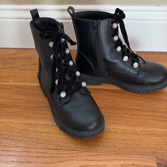 Girls Boots With Velvet Laces - Picture 3 of 5